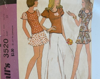 Vintage 1970s McCalls Sewing Pattern Junior Girl Size 11/12 for Knits
