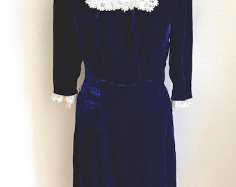 Vintage 1930s 40s Silk Velvet Dress Blue with Lace Collar