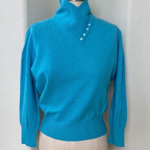 Vintage Sweater 1950s 60s Pin-up Long Sleeved Blue
