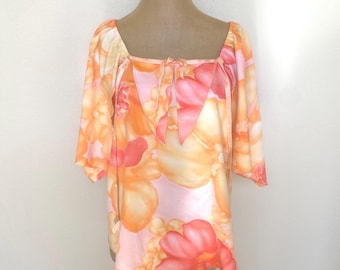 Vintage 1970s Hawaiian Blouse by Malama Sophisticates Made in Hawaii