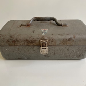 Vintage 1960s My Buddy Tackle Box 242 Vintage 1960s My Buddy Tackle Box 242