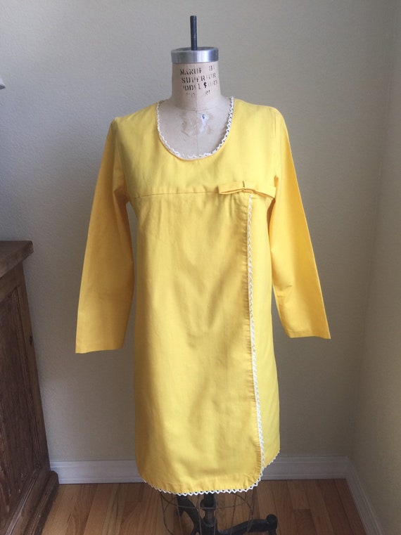 Vintage 1960s Shift Dress Yellow Mod