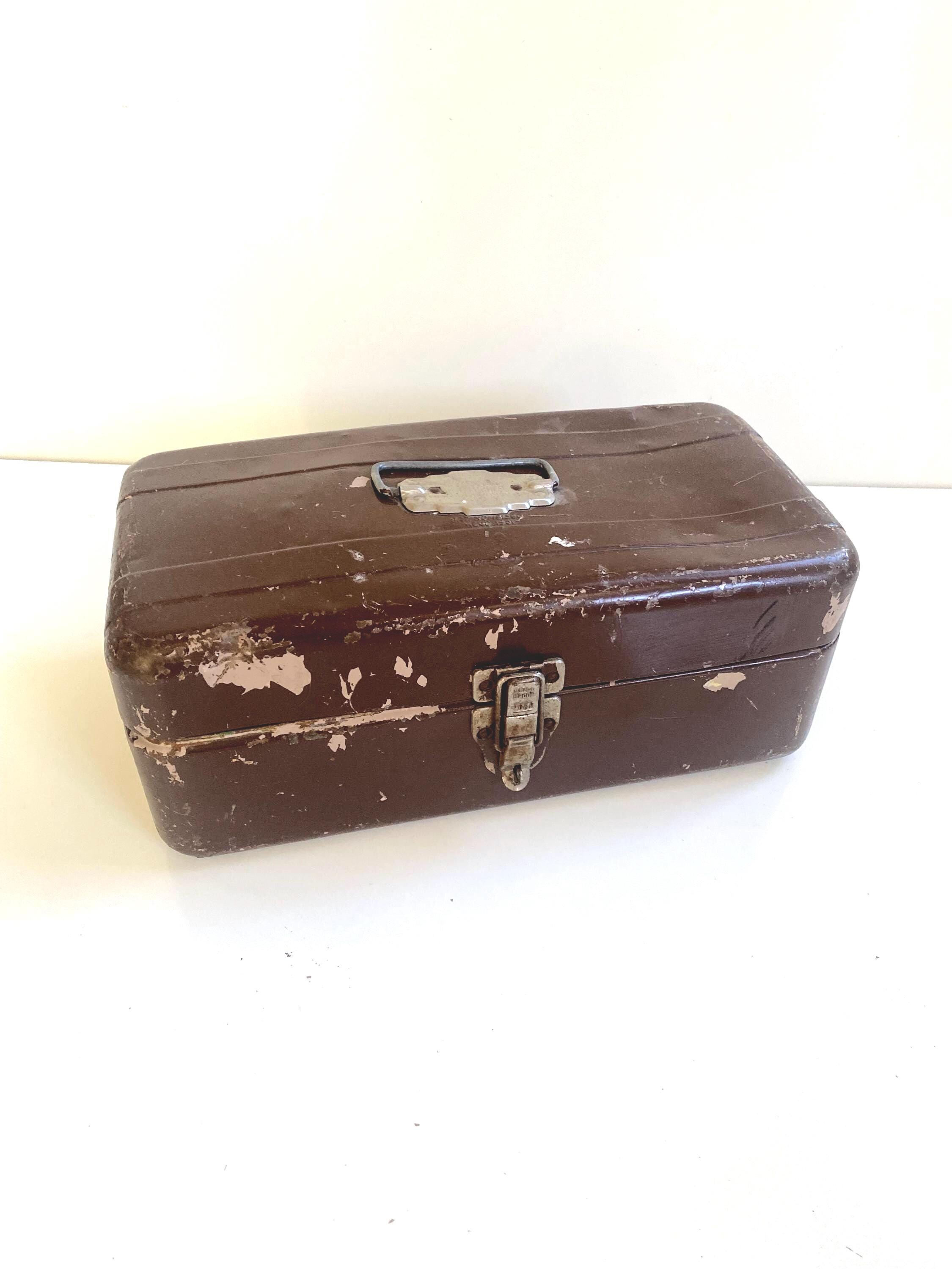 Vintage 1950s Union Steel Utility or Fishing Tackle Box Distressed - Etsy Vintage 1950s Union Steel Utility or Fishing Tackle Box Distressed - Etsy