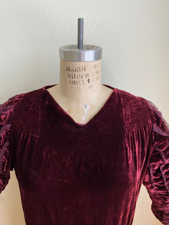 Vintage 1930s Burgundy Silk Velvet Dress Midi Len… - image 7