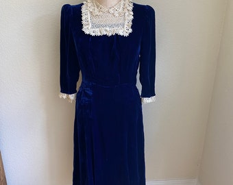 Vintage 1930s 40s Silk Velvet Dress Blue with Lace Collar