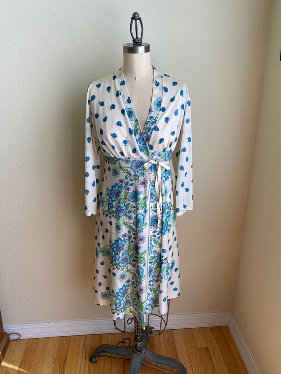 Vintage 1970s Nylon Dressing Gown Robe