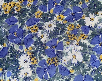 Vintage 1970s 80s Cotton Polyester Blend Fabric Floral Print