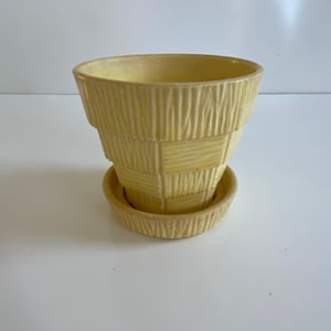 Vintage McCoy Planter Flowerpot Yellow Basket Weave
