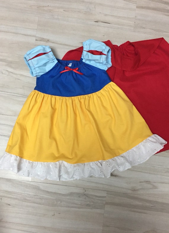 snow white dressing up