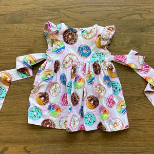 Donut flutter dress , pink flutter sleeve donut dress, Girls flutter dress, baby flutter dress, toddler flutter, Retro style dress handmade.