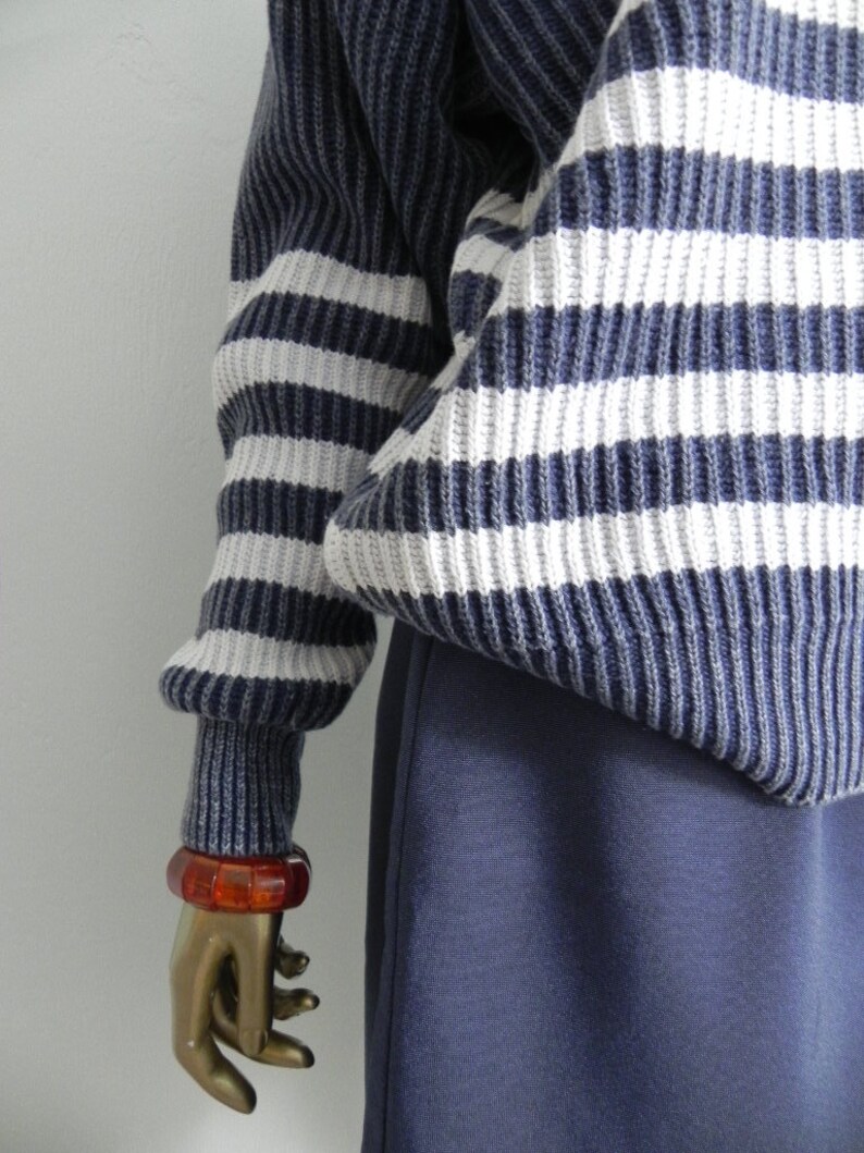 baggy lady ~ blue /& white striped sweater