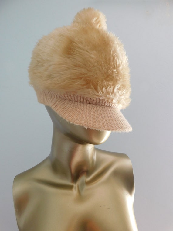 vintage tan pom pom hat \ winter hat \ cute 90s ha