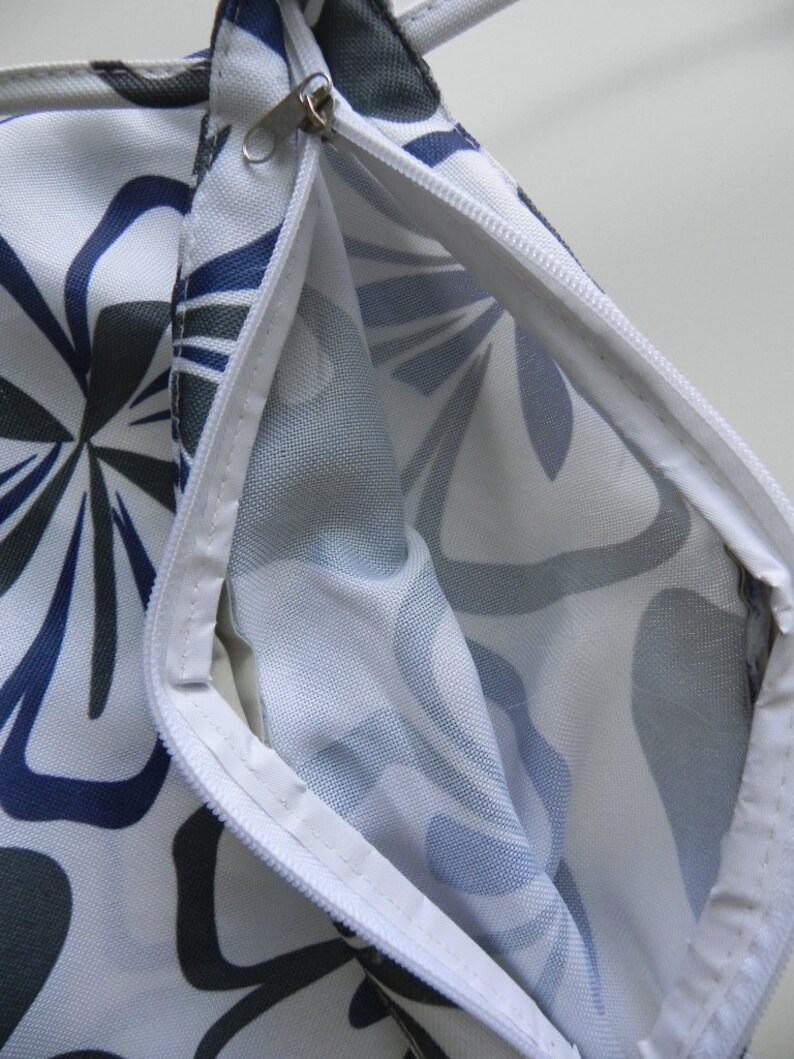 in the bag ~ white /& blue floral beach tote