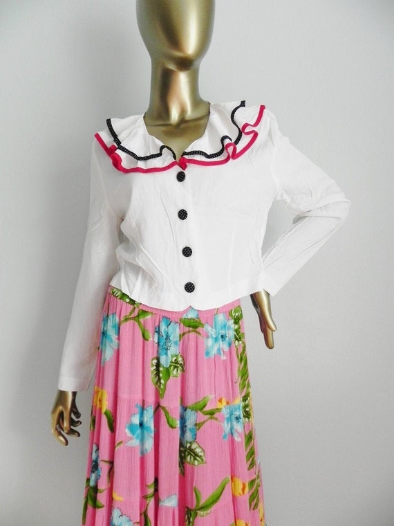 vintage white ruffle blouse \ ruffle neckline \ bu