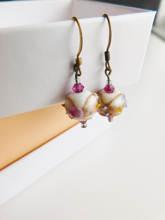 Vintage glass bead earrings \ dainty pretty littl… - image 2