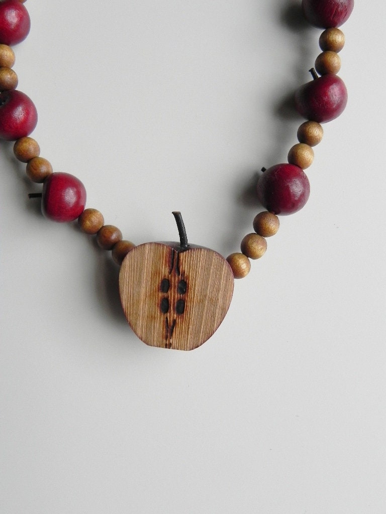 Vintage Wooden Apple Necklace Wood Bead Necklace Fruit - Etsy