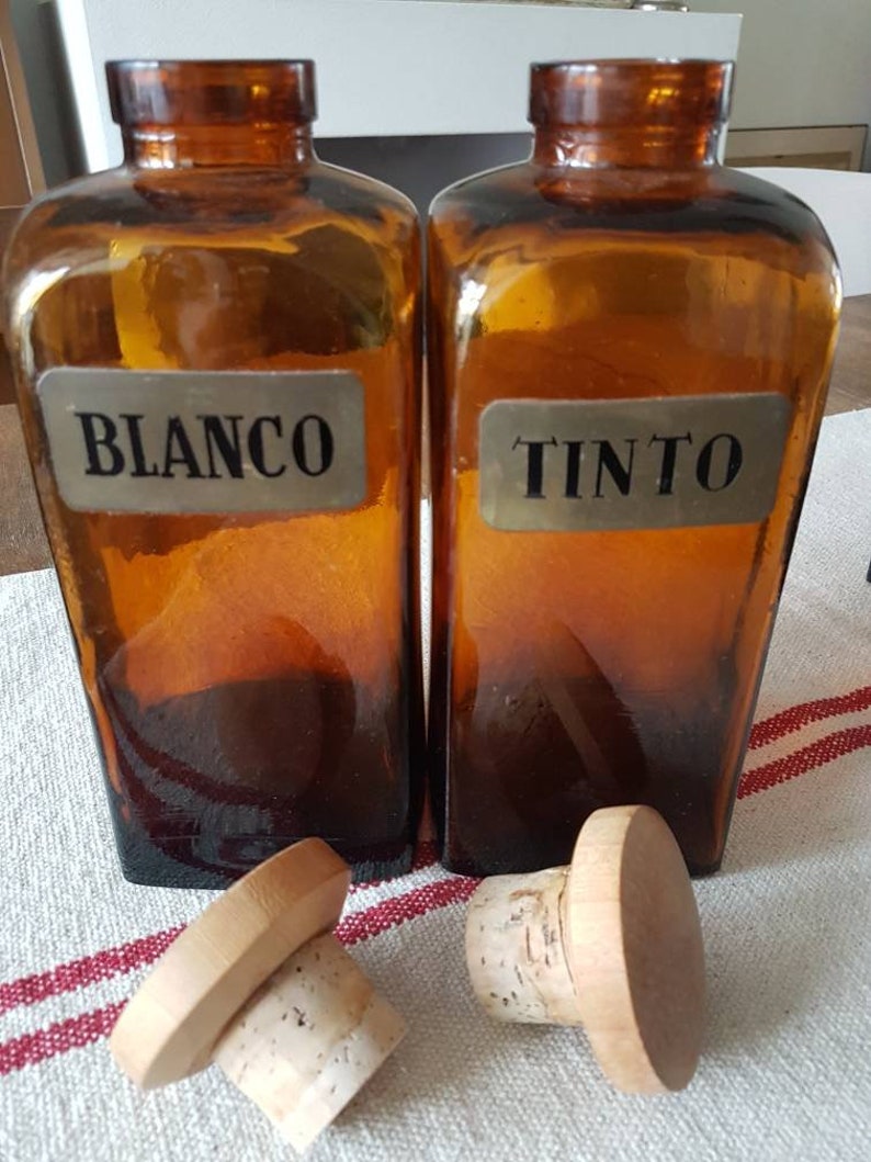 Italian retro wine set Retro glass wine bottle set