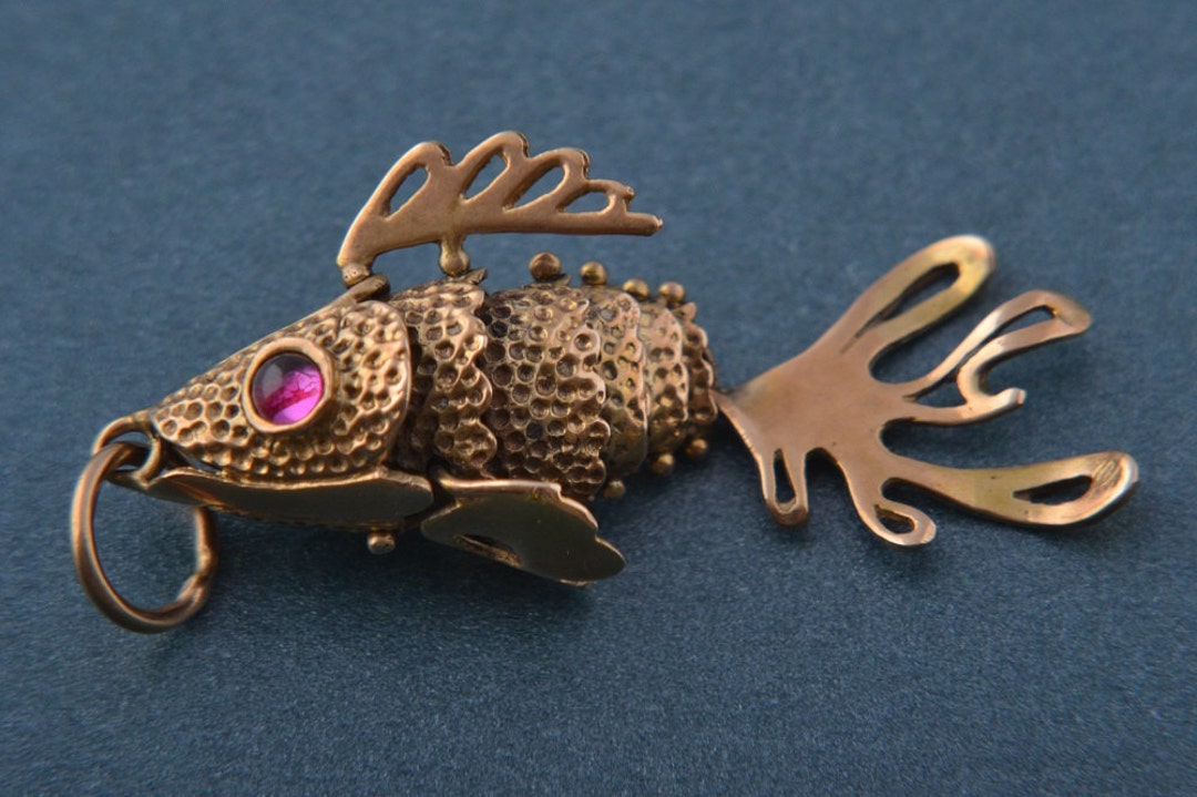 9ct Gold Fish Charm With Red Eyes 688z - Etsy
