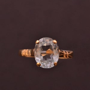 18ct Yellow Gold Vintage Ring With Aquamarine (665k)