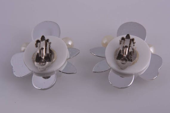 Plastic 1950's Mirror Flower Clip On Earrings (79… - image 2