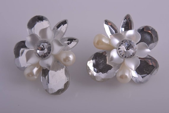 Plastic 1950's Mirror Flower Clip On Earrings (79… - image 1