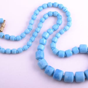 Necklace With Faux Turquoise Glass Beads (869w44)