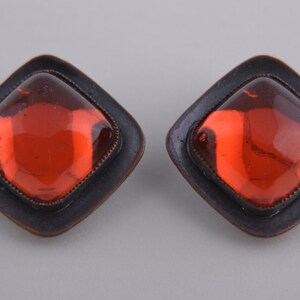 Retro Oxidized Clip On Earrings With Orange Stone (788r)