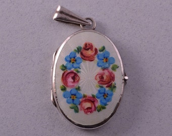 Silver And Enamel Vintage Opening Locket (954a70)