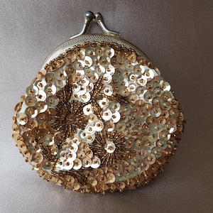 LOVELY Vintage Gold Sequin Beaded Change Purse,Mid Century Sparkling Beaded Little Purse, Collectible Vintage Bags Purses