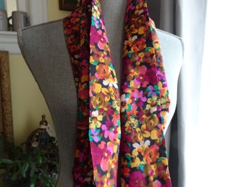 Foulard en soie VINTAGE, FLOWER POWER, Jolies couleurs, semble jamais utilisé, Foulards vintage à collectionner