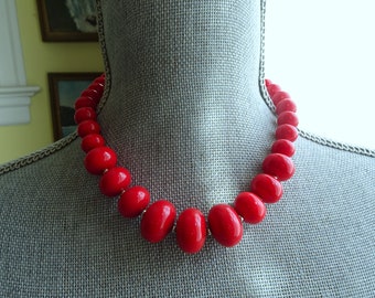 FABULOUS Chunky Vintage 1970s Necklace, Cherry Red Graduated Beads, High fashion, Retro Necklace, Mid Century Vintage Jewelry