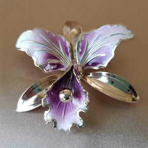 STUNNING 1950s Large Gold Tone & Purple Enamel Orchid Brooch Pin, Lovely Details, Statement Brooch, Mid Century Flower Pin,Vintage Jewelry