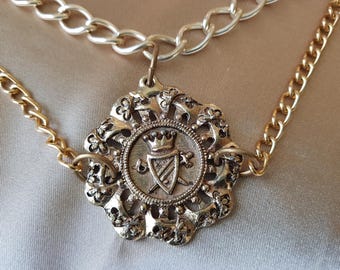 CLASSY 1980s-90s Gold Metal Chain Belt, Swag Style, Heraldic Shield, Statement Belt,French High Fashion,Adjustable,Collectible Vintage Belts