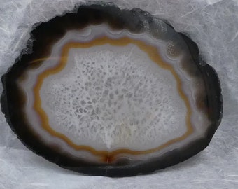 Agate slice with delicate inclusions