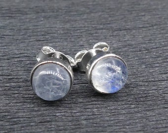 Delicately shimmering moonstone 925 silver earrings