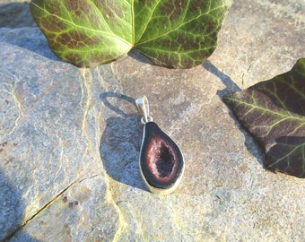 Unique! Beautiful chain pendant made of 925 silver with agate and crystals