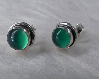 Shimmering emerald 925 silver earrings