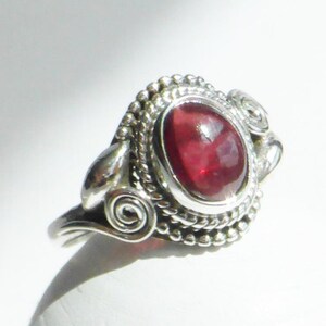 Granat Ring, Silber,fein ziseliert mit ovalem Granat Gr. 52 Bild 2