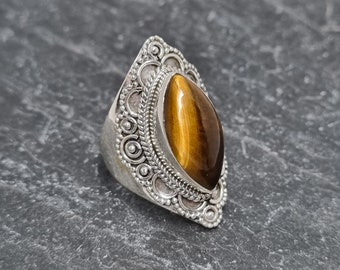 Bague noble, argent avec oeil de tigre ovale, Gr. 58