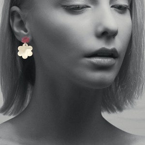 Gorgeous Flower Dangle Drop Earrings - Summer Party Style - Floral Cocktail Earrings - Repurposed Aluminium , Copper - Sustainable - Unique