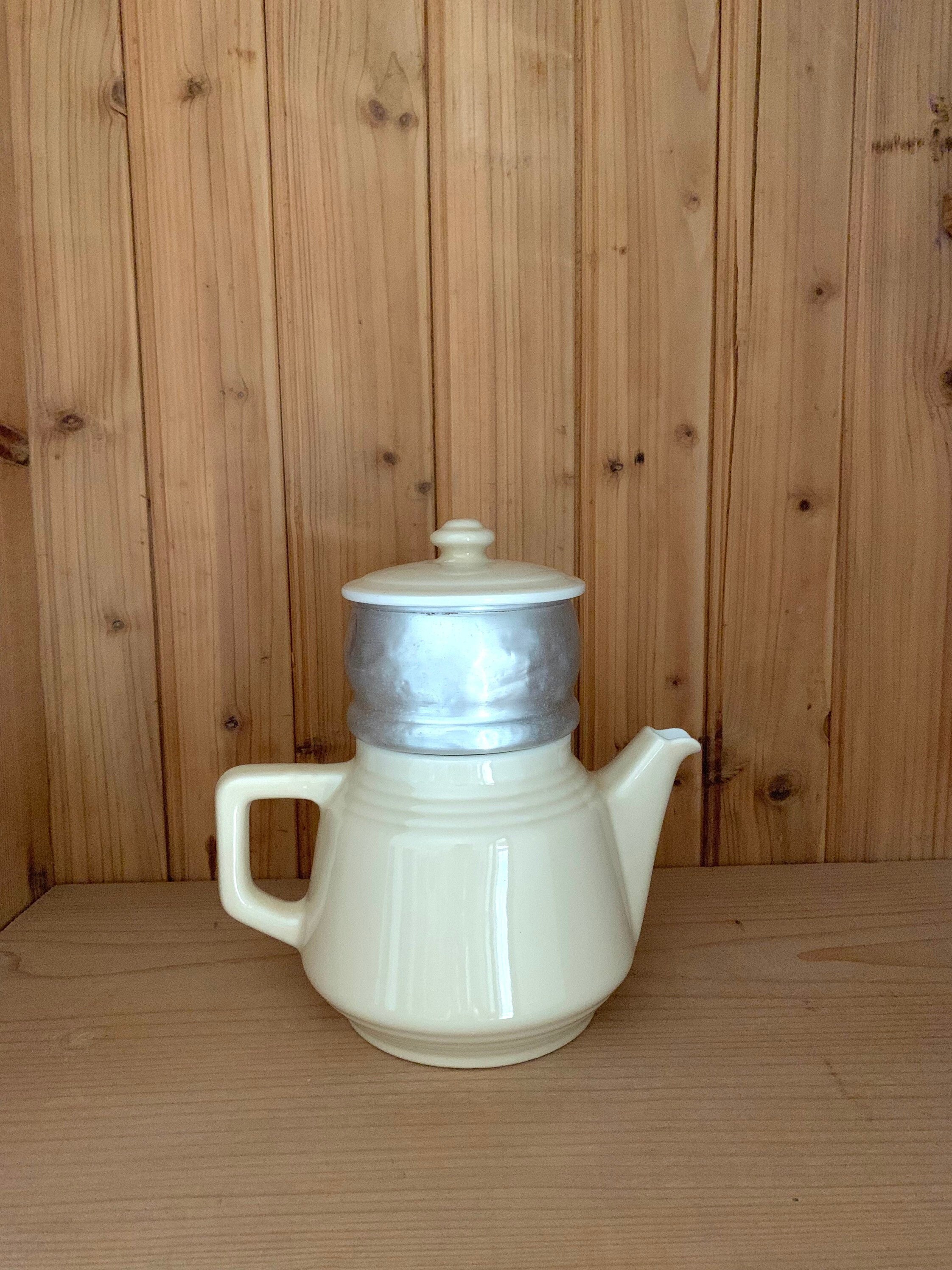 Cafetière en Faïence Crème Des Années 50