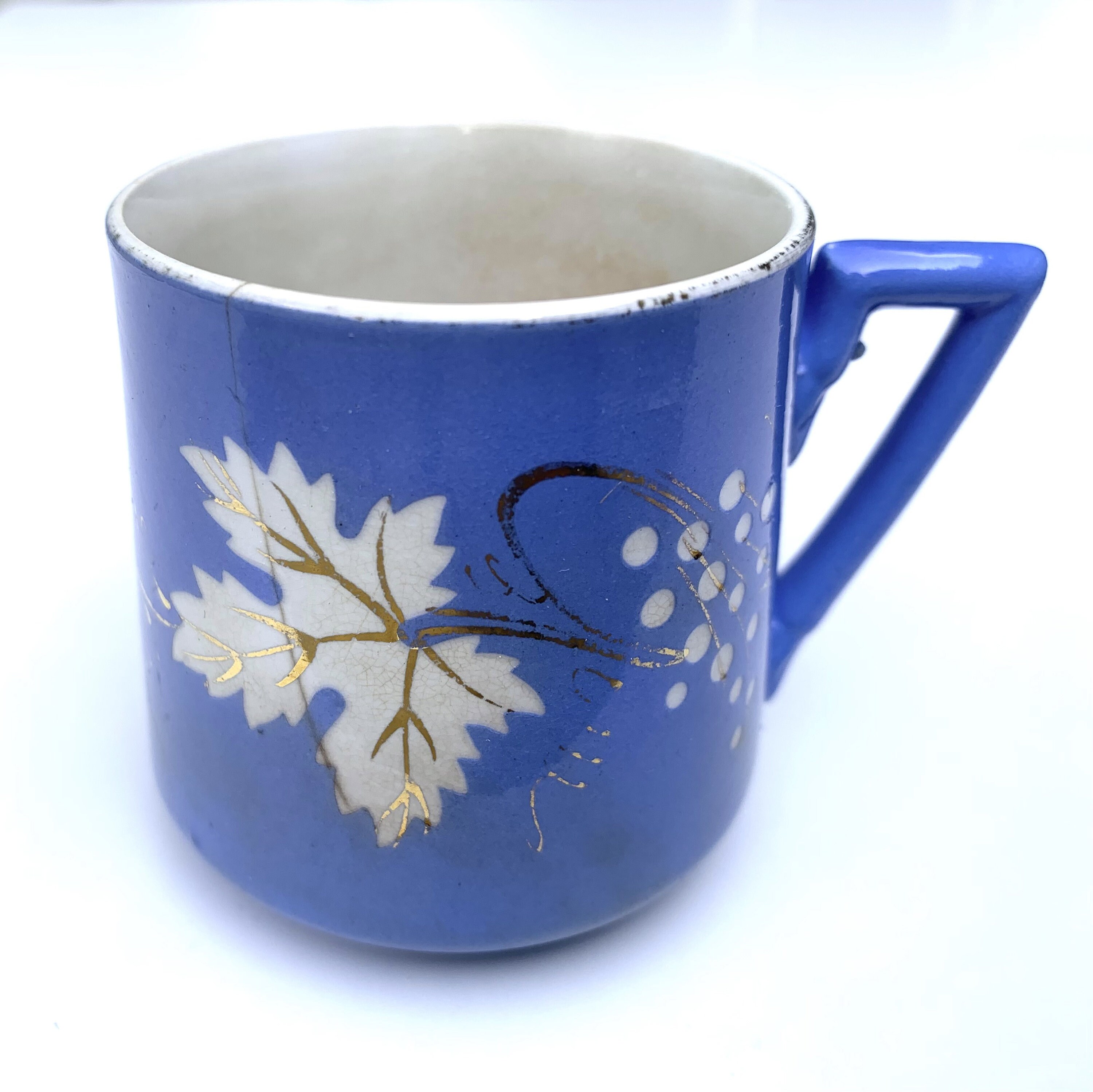 Tasse à Café Bleue en Faîence Décor de Vigne