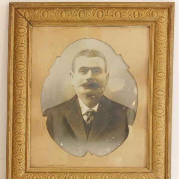 Tableau ancien avec le portrait photo d'un homme moustachu french vintage brocante française