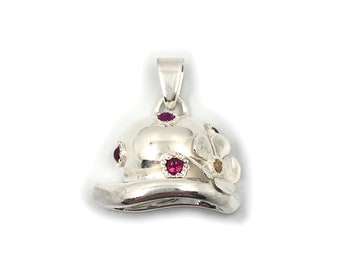 Pendentif chapeau fleuri en argent massif 925/1000.