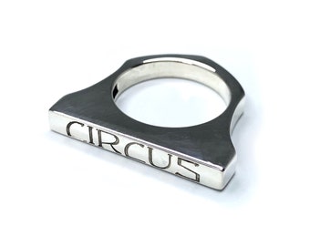 Bague chapiteau "circus" en argent massif.