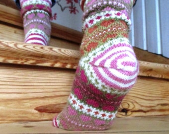 Sheepishly Besotted Socks pattern by Anita Grahn, instant pdf download sock pattern