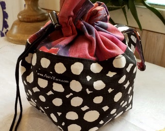 Small project bag with strap and drawstring - Commuter Pack Sack - a feelgood knitting or crochet tool