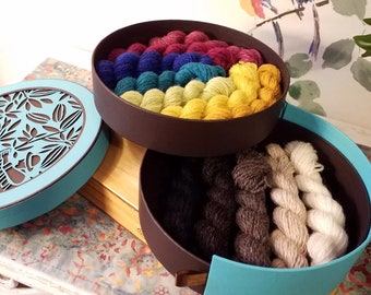 Wool yarn mini skeins in a fancy rounded drawer box, 12 mini skeins, 90 g total, gift box H