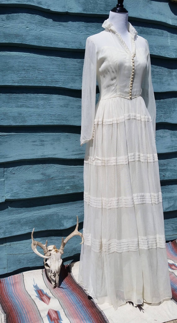 Breathtaking Vintage 50s Wedding Dress