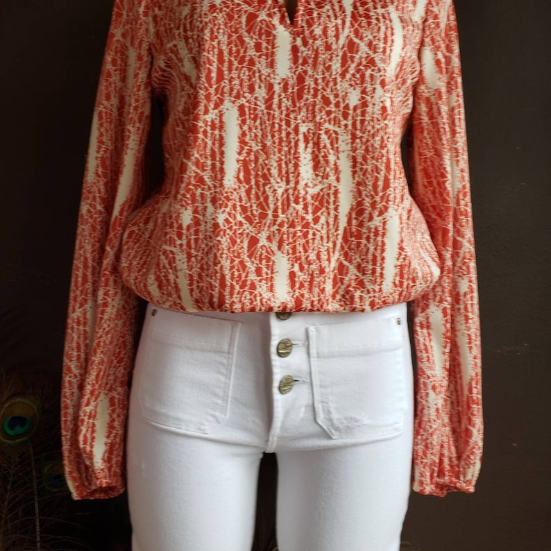 Vintage Womens 60s Blouse Long Sleeve Keyhole Red and Cream Top
